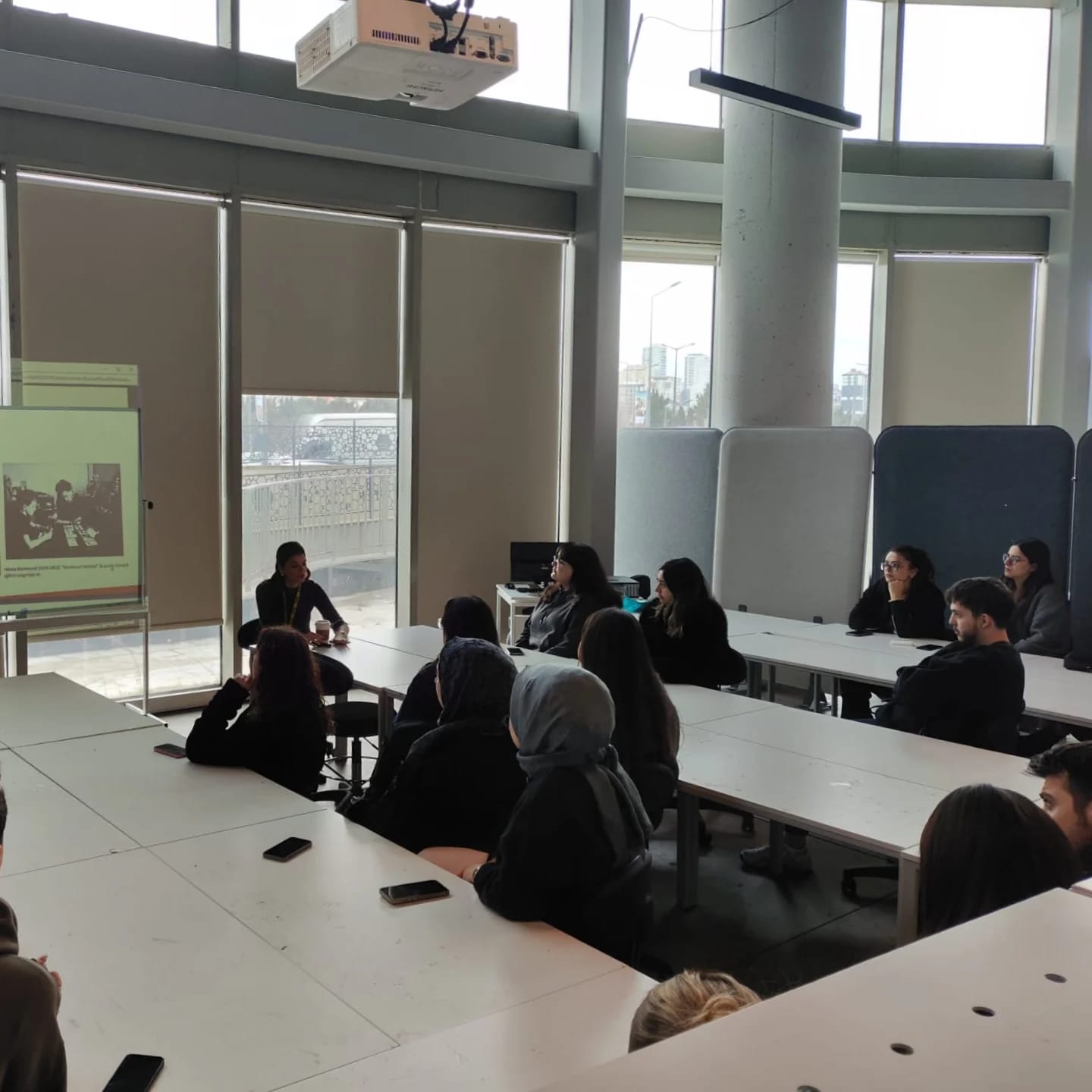 İç Mimarlık ve Çevre Tasarımı Bölümü Seminerleri Devam Ediyor ...